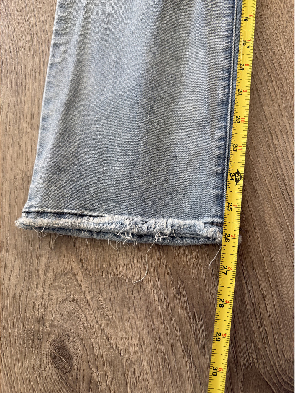 Democracy Women's Light Wash Denim Jeans Size 12 with Frayed Hem - Picture 5 of 6
